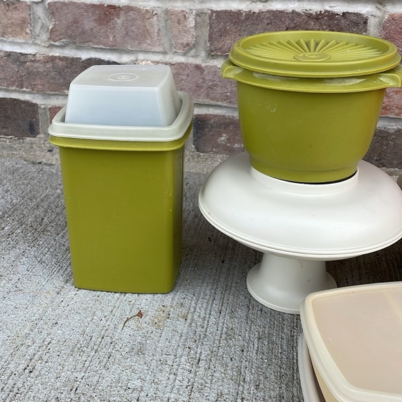 Tupperware mixed large lot Pitcher Sandwich Canister Tier Tray Bowl Picklekeeper - Picture 2 of 4
